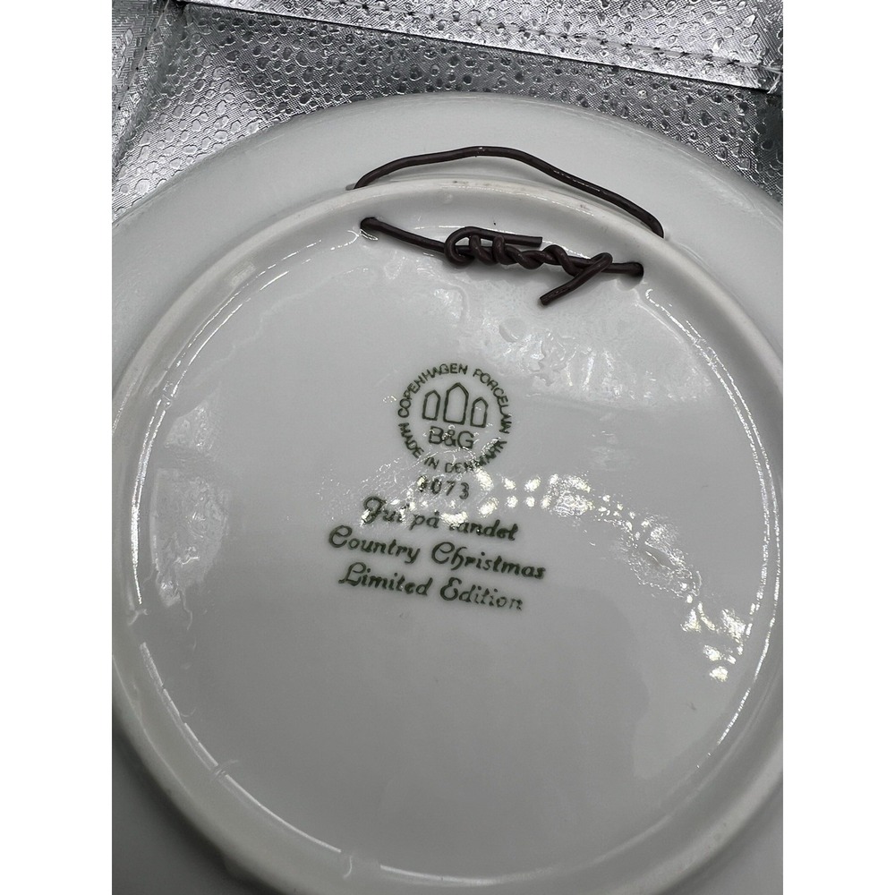 B&G Bing Grondahl Denmark Porcelain 1973 Christmas Plate COUNTRY CHRISTMAS - Picture 6 of 6